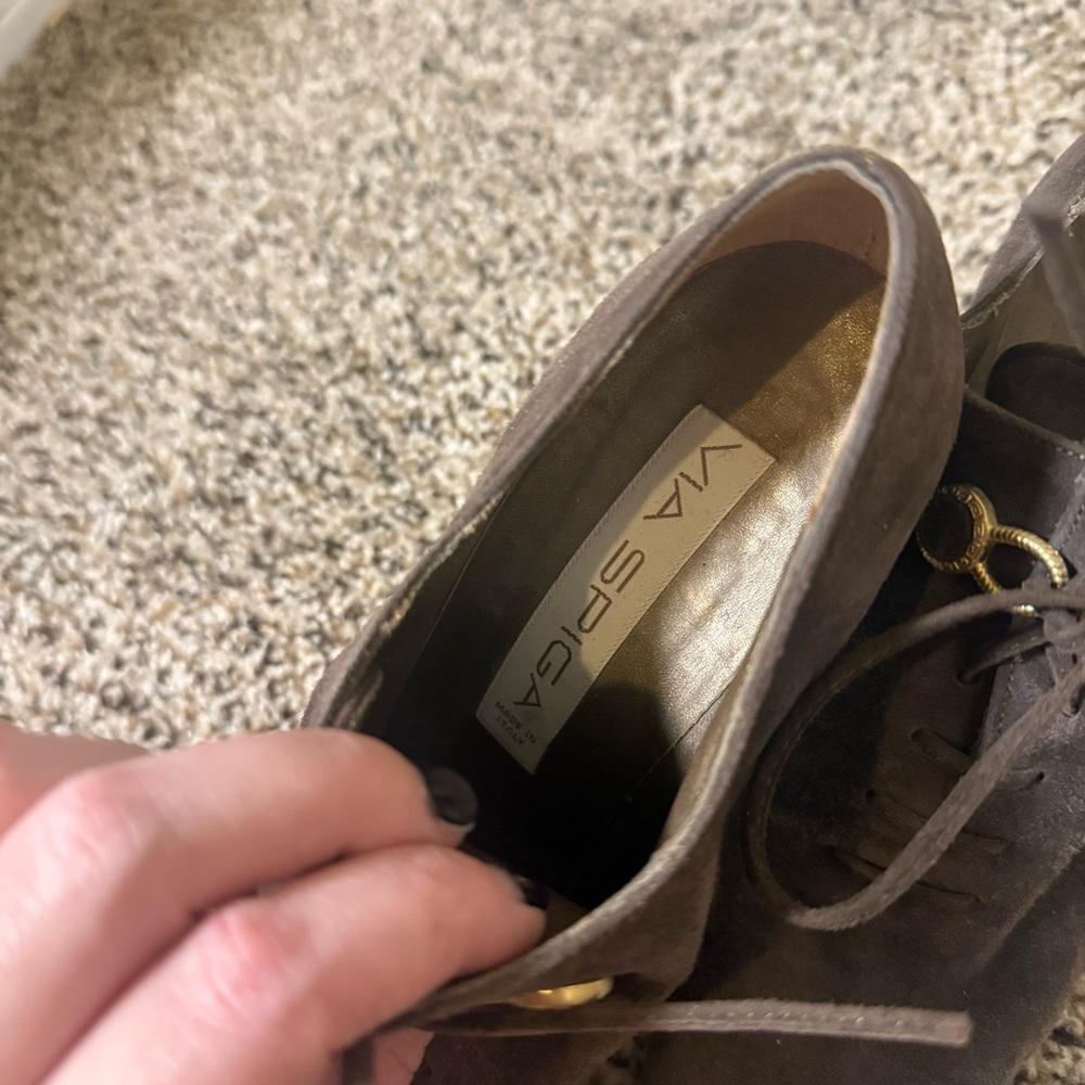 Via Spiga Vintage Italian Suede Flared Heel Shoe Golden Charm Womens Size 45 - Picture 7 of 9